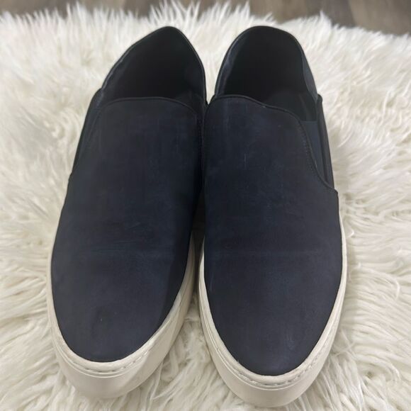 VINCE SUEDE SLIP ON SNEAKER LOFER BLUE SIZE 9 - Picture 1 of 10